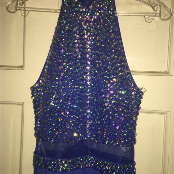 Beautiful Dress ready for prom - Picture 4 of 4