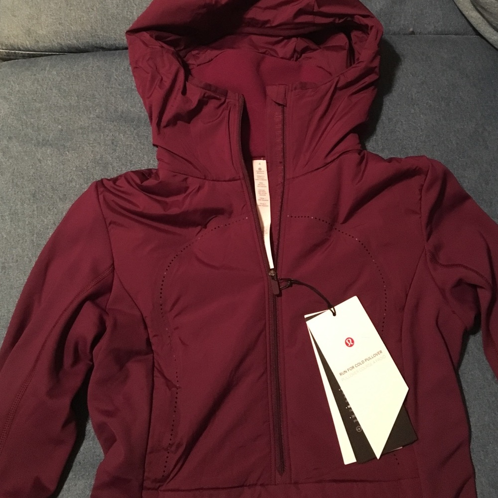 Lululemon NWT Run for Cold Pullover in size 4 Plum - Picture 2 of 4
