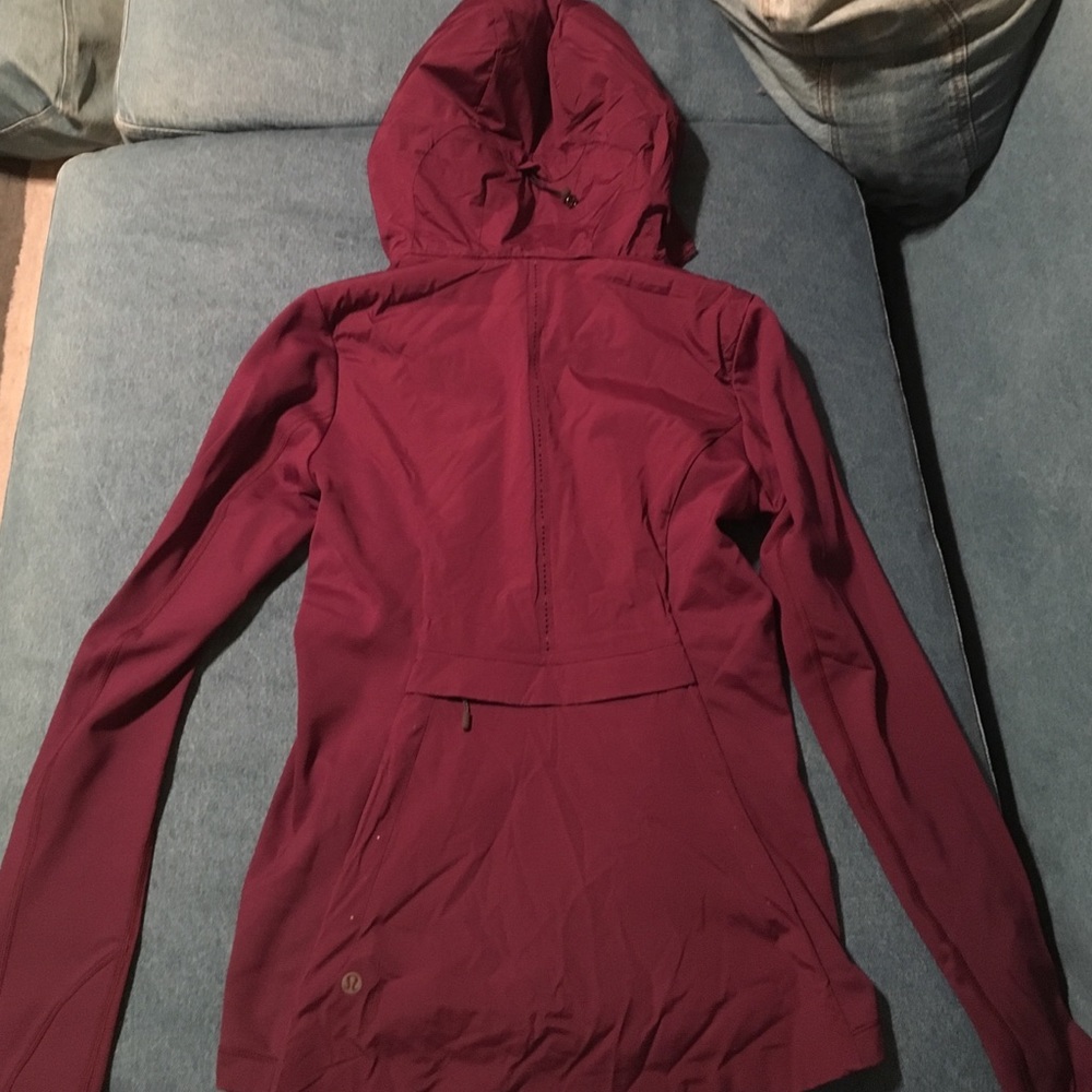 Lululemon NWT Run for Cold Pullover in size 4 Plum - Picture 3 of 4