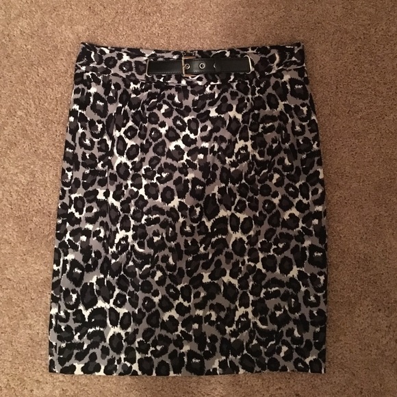 Michael Kors Pencil skirt. Size 6.