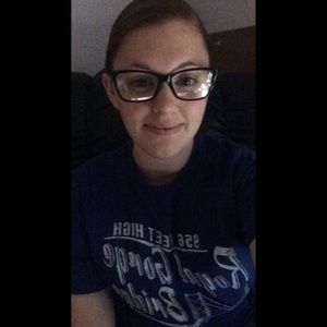 Meet your Posher, Elizabeth