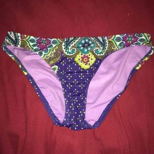 ATHLETA Swimsuit bottoms! Size: Small