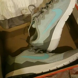 Nike flex experience rn 4