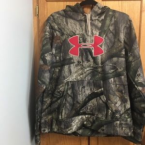 Under Armor sweatshirt