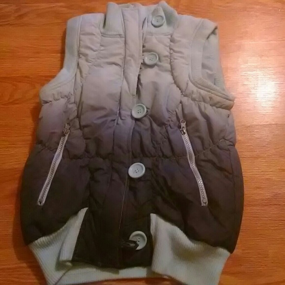 Mossomo puffer. Ombre vest