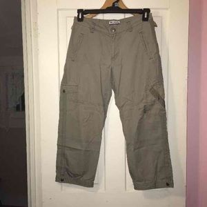 Women's Columbia Cargo Capris! Size: 6