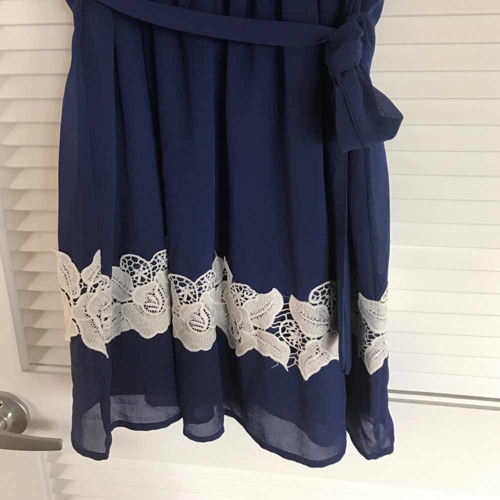 Dress - Picture 4 of 4