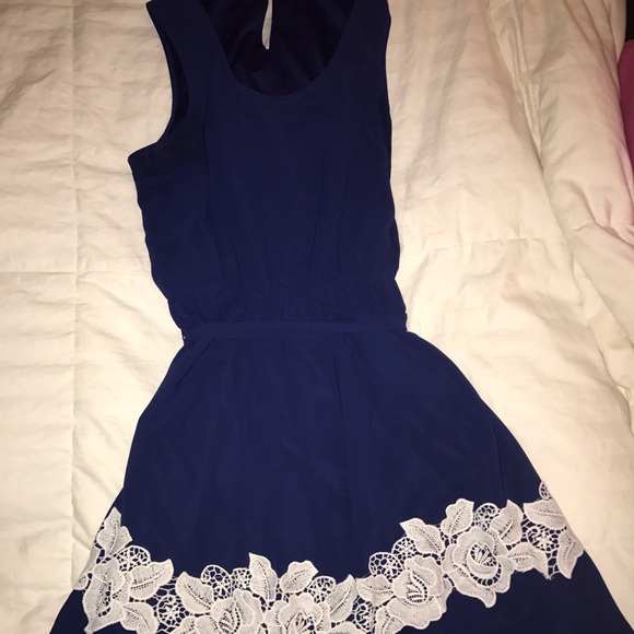 Dress - Picture 2 of 4