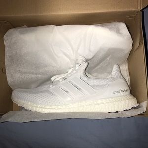 Triple white adidas ultra boost