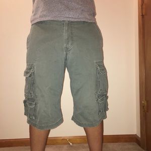 Men army green shorts