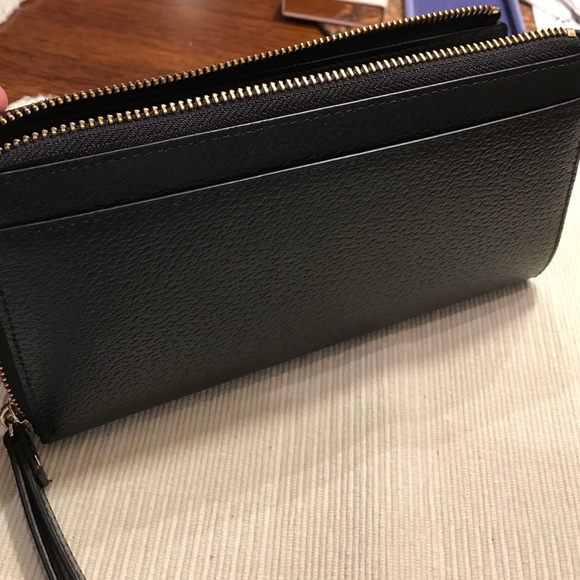 kate spade Bags - Kate Spade Wellesley Layton wristlet kate spade Bags - Kate Spade Wellesley Layton wristlet