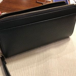kate spade Bags - Kate Spade Wellesley Layton wristlet kate spade Bags - Kate Spade Wellesley Layton wristlet