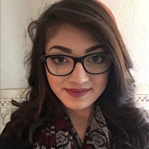 Meet your Posher, Elyssa