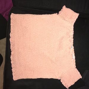 Light pink off the shoulder crop top!