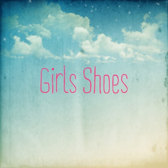 Girl Shoes - Picture 1 of 1