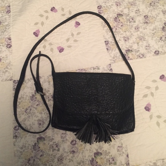 Black textured fake leather purse