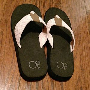 CUTE FLIP FLOPS!!