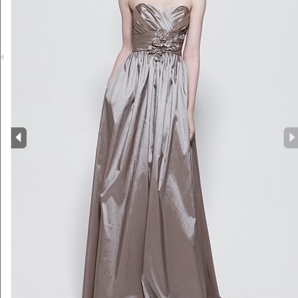 👗 Sale!! Beautiful gold champagne formal dress!