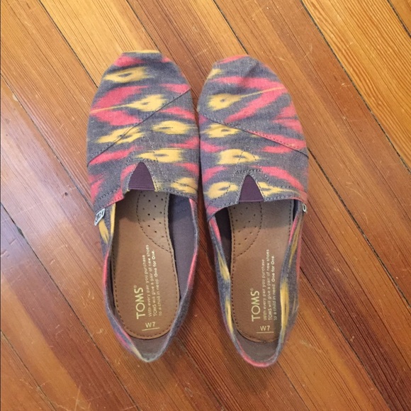 TOMS shoes - Picture 1 of 2