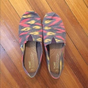 TOMS shoes