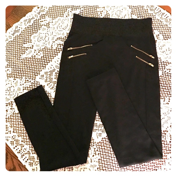 Black high-waisted fleece lined leggings