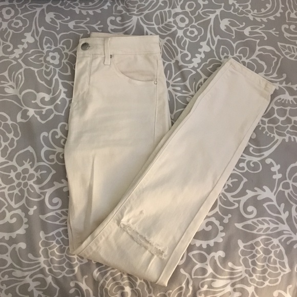 High waisted white skinny jeans.