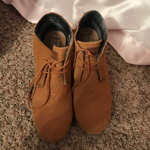 Toms wedges