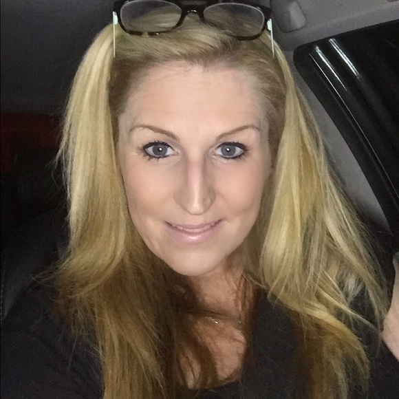 Meet your Posher, Dana - Picture 3 of 4