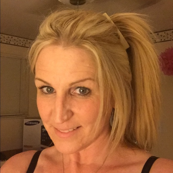 Meet your Posher, Dana - Picture 4 of 4