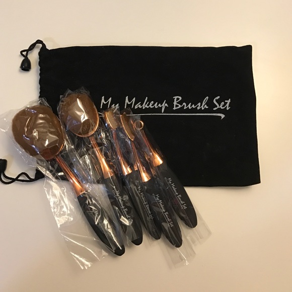 Brand new rose gold oval brush set