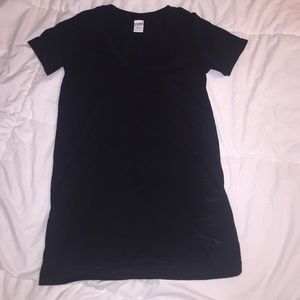 black fitted t-shirt