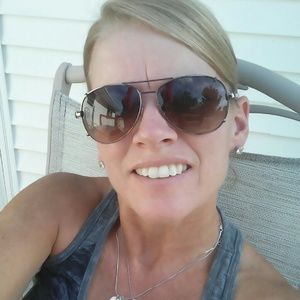 Meet your Posher, Deb