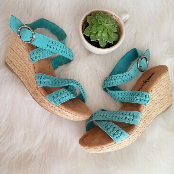 Minnetonka Shoes - Minnetonka Woven Strap Wedge Sandal 6 NWOB