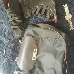 Bundle deal ?? Olive green booties w/ bag 2 Match!