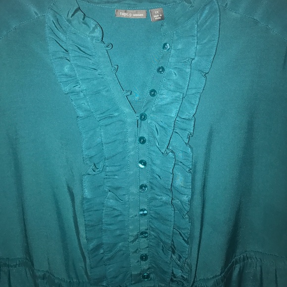 Short sleeve Ruffled Shirt - Picture 2 of 4