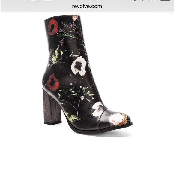 Matisse Floral Boots NWT