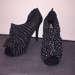 Black & white polka dot peep-toe booties heels