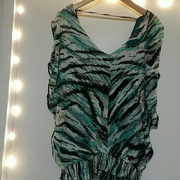 Loose Patterned Guess Shirt