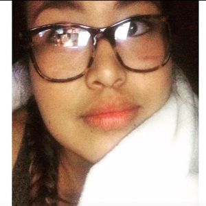 Meet your Posher, Aracely
