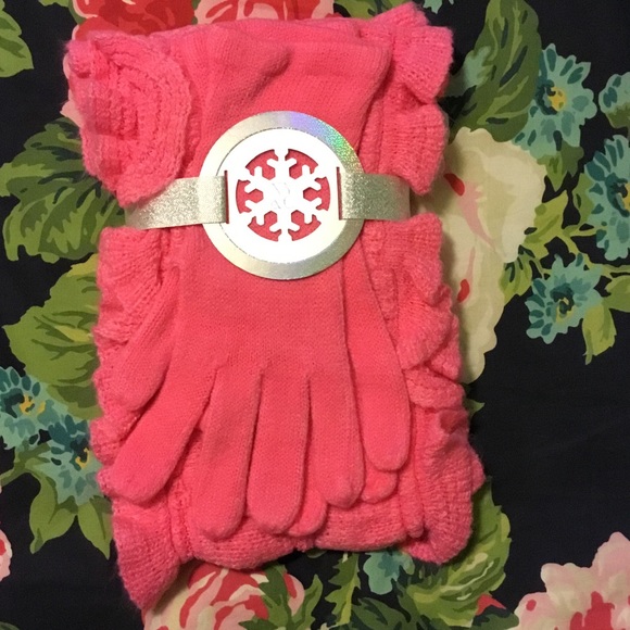 New York & Company Accessories - New York & Company Scarf & Glove set