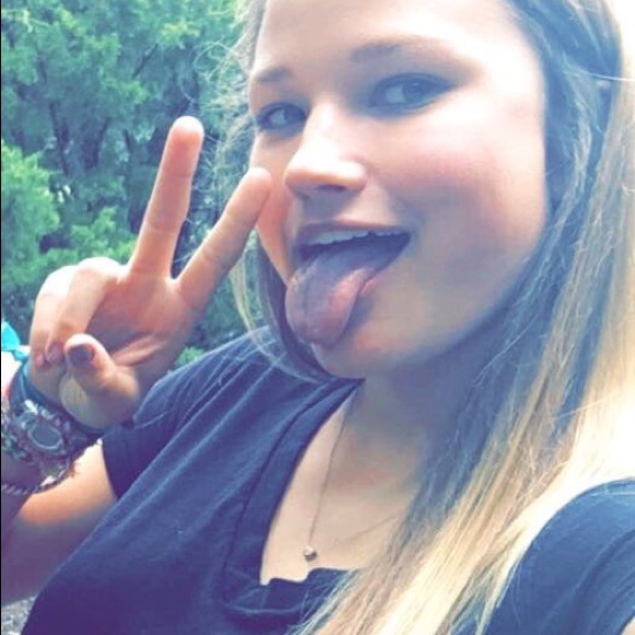 Meet your Posher, Elaine