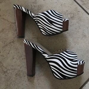 Open Toe Flat Form Sandals
