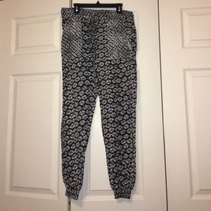Material Joggers