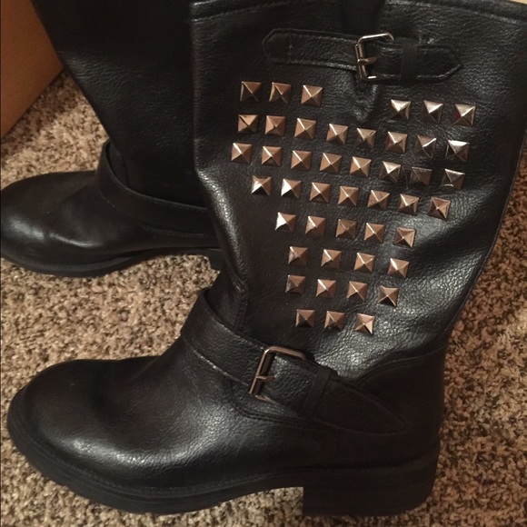 Black boots