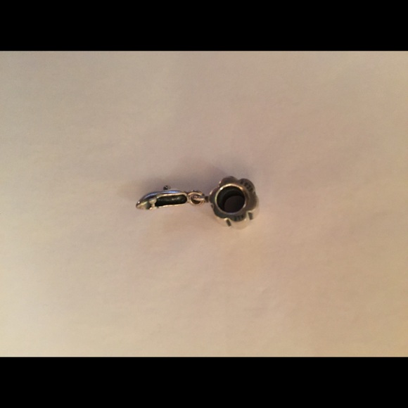 💯AUTHENTIC PANDORA 👠 CHARM