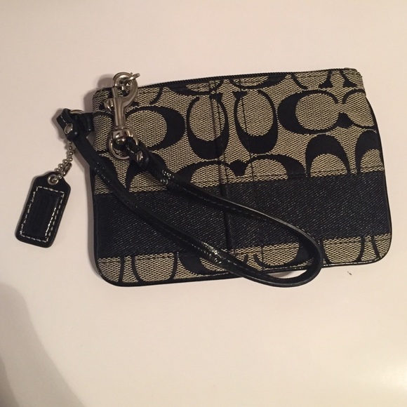 Coach Signature canvas wristlet - Picture 1 of 2