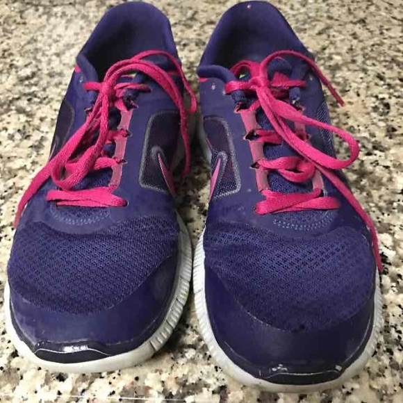 Nike Free Run Tennis Shoes