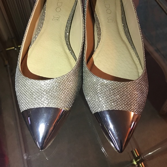 NEW Aldo sparkly flats w/ metal point. Sz 9 - Picture 1 of 4