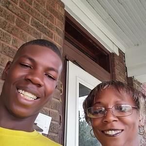 Meet your Posher, Latonya