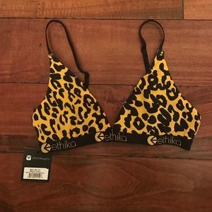 Triangle sports bra Ethika